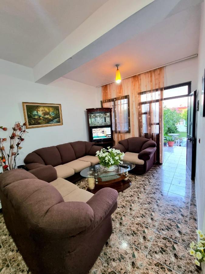 Guest House Vila Elezi Durrës Eksteriør bilde
