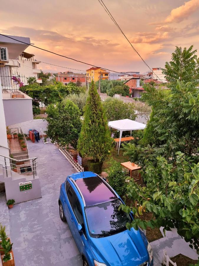 Guest House Vila Elezi Durrës Eksteriør bilde