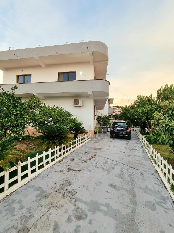 Guest House Vila Elezi Durrës Eksteriør bilde