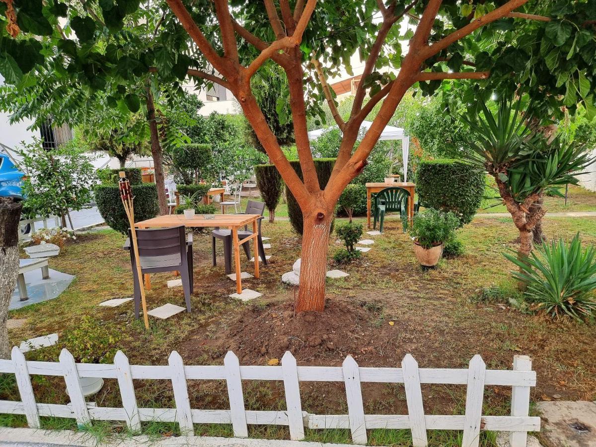 Guest House Vila Elezi Durrës Eksteriør bilde